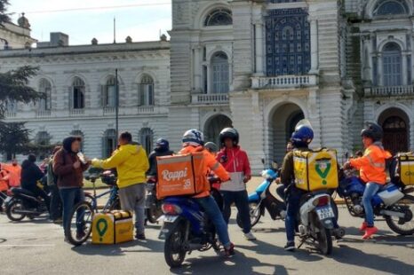 La Plata: multaron a Glovo, Rappi y Pedidos Ya