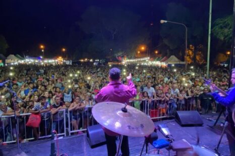 Berisso cumple y lo celebra con un show en vivo de Los Charros