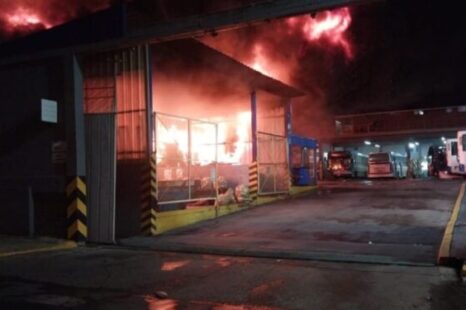 El incendio en la terminal del TALP afectará el servicio en La Plata